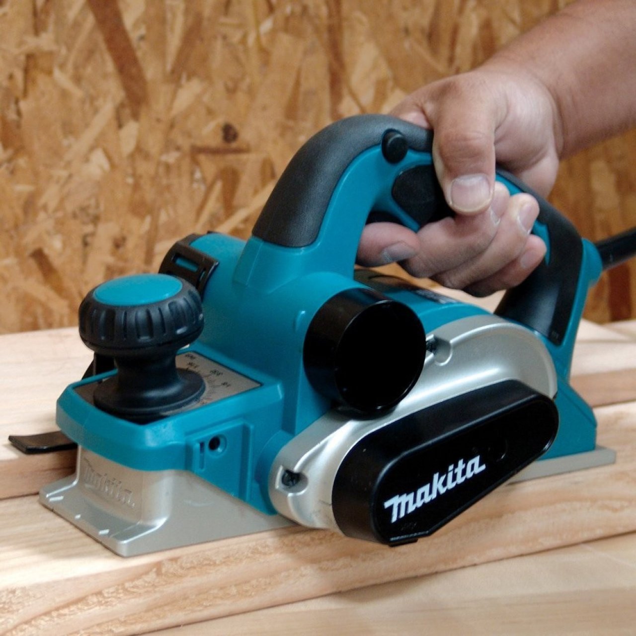Аренда рубанка Makita KP 0810 C