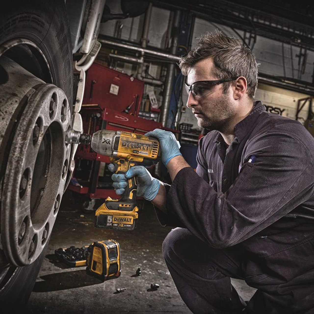 Аренда аккумуляторного гайковерта DeWALT DCF 899 P2